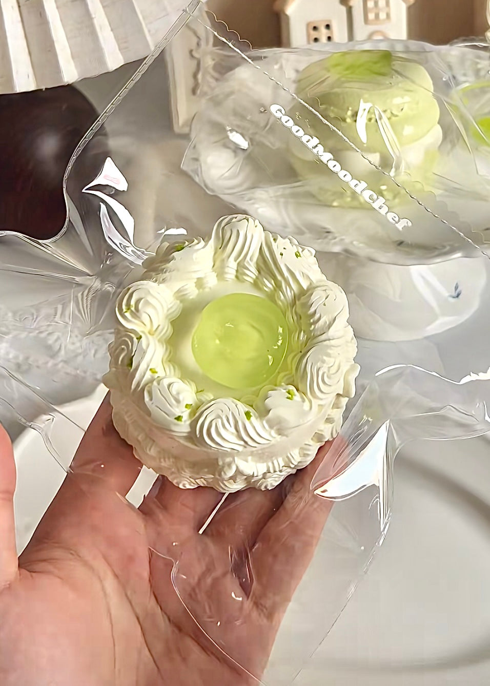 Green Grape-Froster Cake